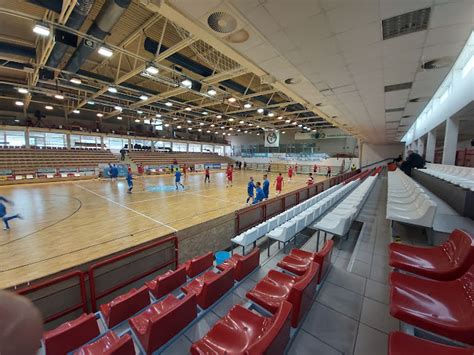 Veszprém látképe a Március 15. úti Sportcsarnok irányából