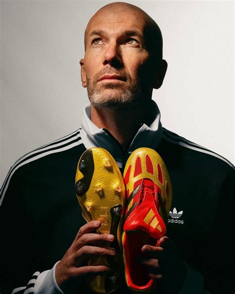 Zinedine Zidane az adidas Predator Accelerator cipőjével az 1998-as világbajnokságon