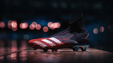 Az adidas Predator Mutator 20 a jellegzetes DEMONSKIN tüskékkel