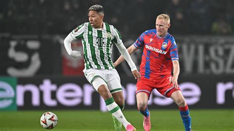 Ferencváros és Espanyol labdarúgócsapatok címerének összevetése