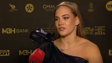 Klujber Katrin átveszi az Év játékosa díjat