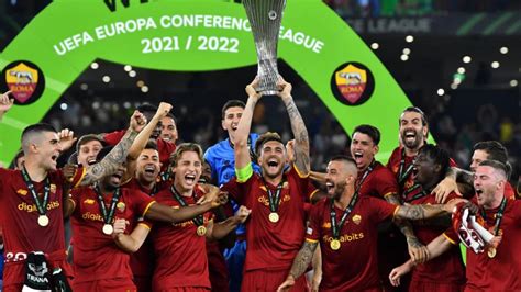 Az UEFA Európa Liga trófeája