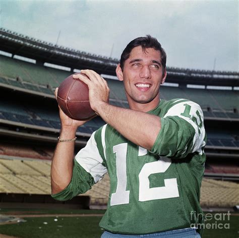 Joe Namath, a New York Jets legendás irányítója a pályán