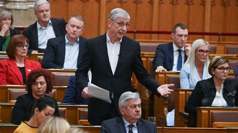 Pete Gogolák rúgás közben, amely forradalmasította a technikát