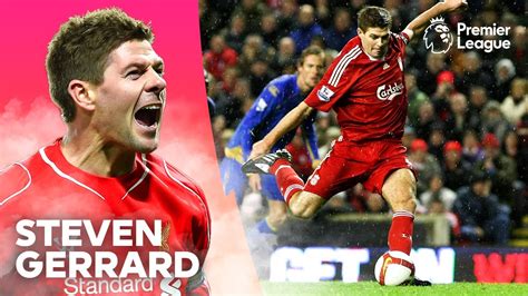 Steven Gerrard a Premier League trófea közelében