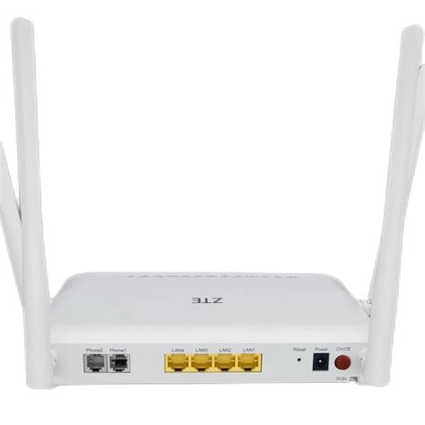 ZTE router hátoldala adattáblával