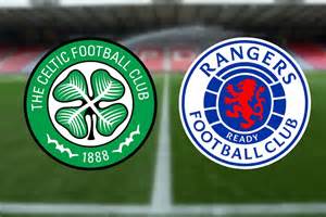 Az Old Firm derbi egy pillanata, Celtic és Rangers szurkolók a lelátón