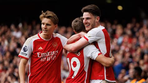 Az Arsenal játékosai ünneplik a Watford elleni góljukat
