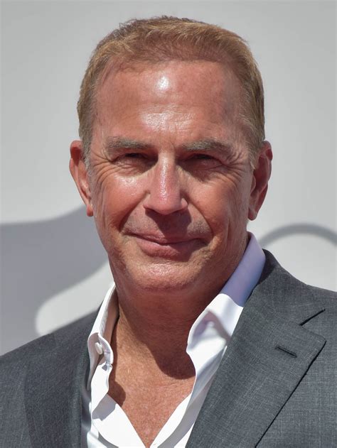Kevin Costner portréja