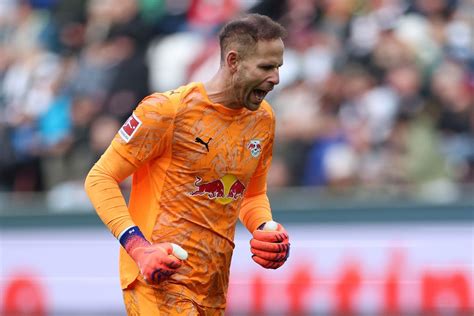 Gulácsi Péter, az RB Leipzig kapusa akcióban