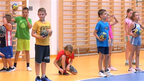 Gyerekek sporttáborban