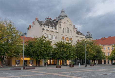 Szombathely város utcanévtáblája és környezete