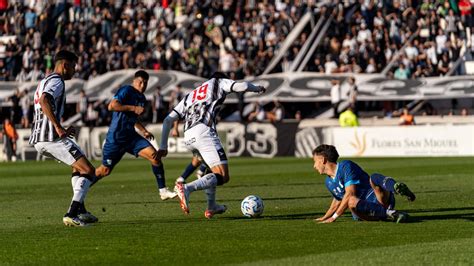 Football match action on Spíler1