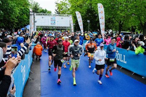 Ultrabalaton futók evangélikus színekben