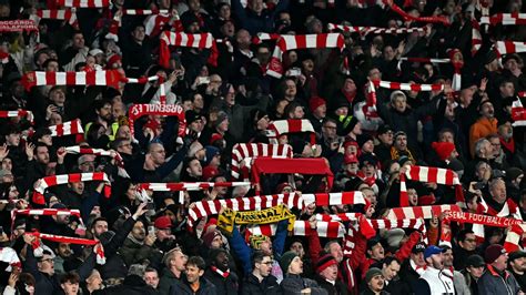 Arsenal szurkolók az Emirates Stadionban