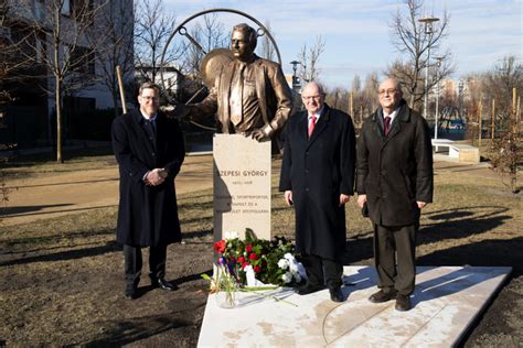 Szepesi György rádióközvetítés közben