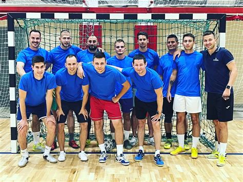Futsal játékosok ünneplés közben