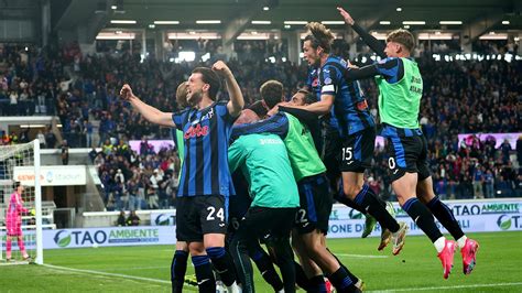 Atalanta játékosok közös ünneplése