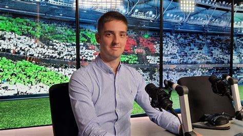 Labdarúgó ügynök és játékos megbeszélése