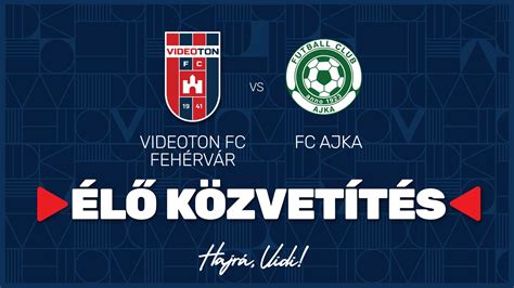 A Videoton és a Kecskemét labdarúgócsapatok logói a meccshelyszínen