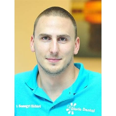Somogyi Richárd portréja futballmezben