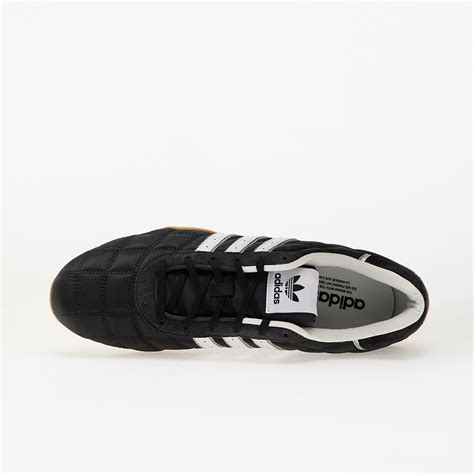 Az adidas Originals logója és ikonikus modellek