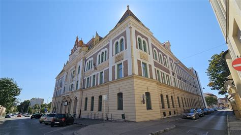 Falfestmény az Árpád utca 93. számú épület homlokzatán