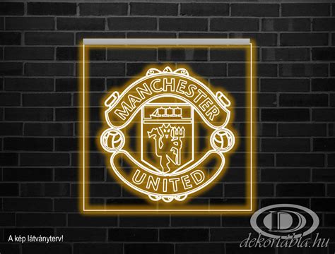 Manchester United logó és színek