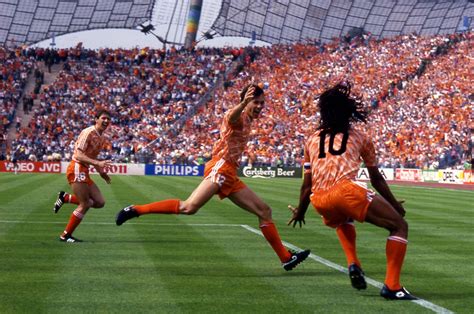 Marco van Basten gólja az 1988-as Eb-döntőben