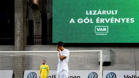 A videobíró (VAR) bevezetése a labdarúgásban