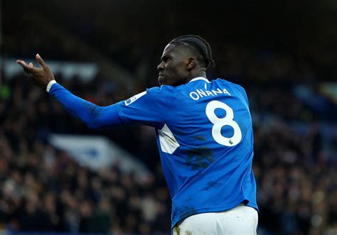 Amadou Onana, Everton középpályás