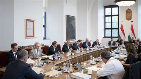 A magyar kormányzati struktúra sematikus ábrája