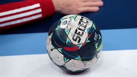 Kézilabdázók Adidas felszerelésben