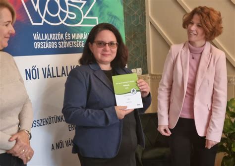 Nagy Júlia akcióban a futballpályán