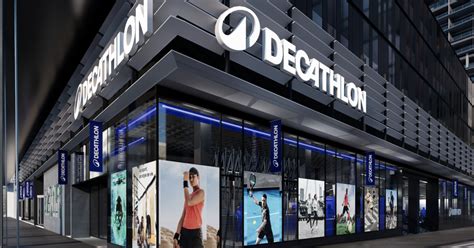 DECATHLON logó és sporteszközök