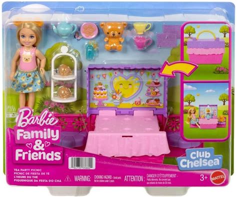 Barbie és Chelsea nosztalgiázik egy megváltozott helyen
