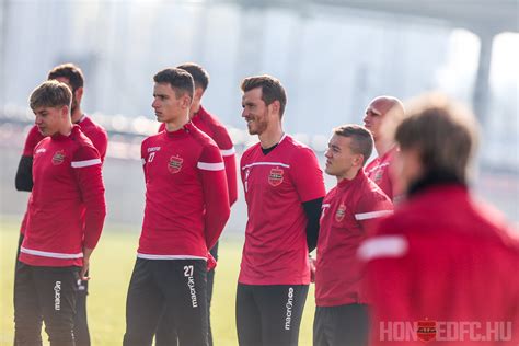 Fiatal Honvéd atléták edzés közben