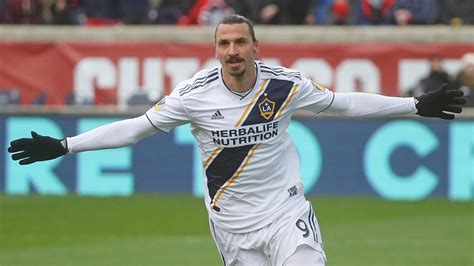 Zlatan Ibrahimovic az LA Galaxy mezében