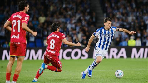 Mikel Oyarzabal és Juan Iglesias találkozása egy mérkőzésen