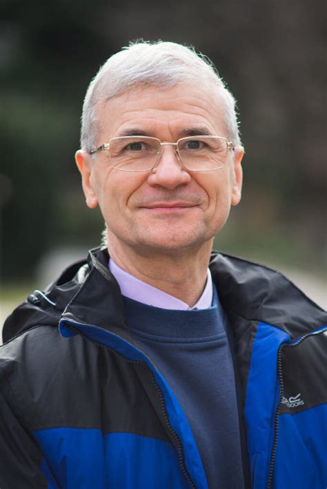 Madarász János edzőként taktikai megbeszélésen