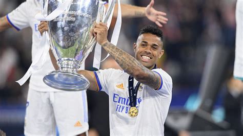 Mariano Díaz portréja mezben
