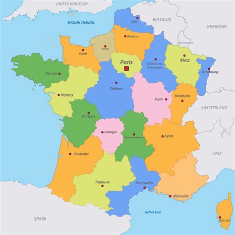 A francia klubcsapatok logói kollázs formájában