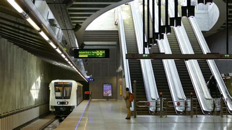 Metróállomás jelzése Londonban