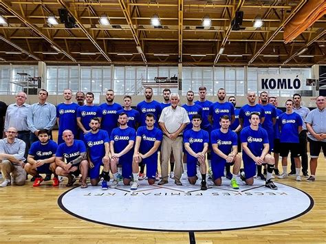 A komlói kézilabda munkacsarnok külső látképe