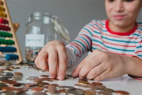 United Way Magyarország logó és közösségi munka