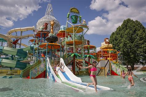 Vízi élménypark az Aquaglide-ban