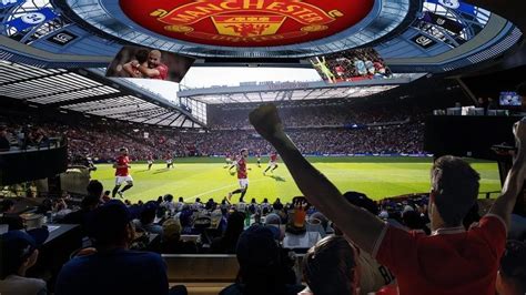 Manchester United szurkolói tüntetés az Old Traffordon