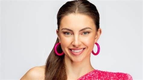 Rebeka Boros kosárlabdázik