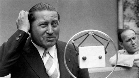 Pluhár István, a labdarúgó és sportember