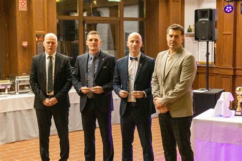 Békés vármegyei FIFA asszisztensek, balról: Buzás Balázs, Albert István és Belicza Bence a díjátadón